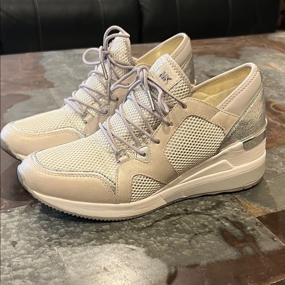 Michael Kors | Liv Trainer Sneakers - Picture 3 of 16